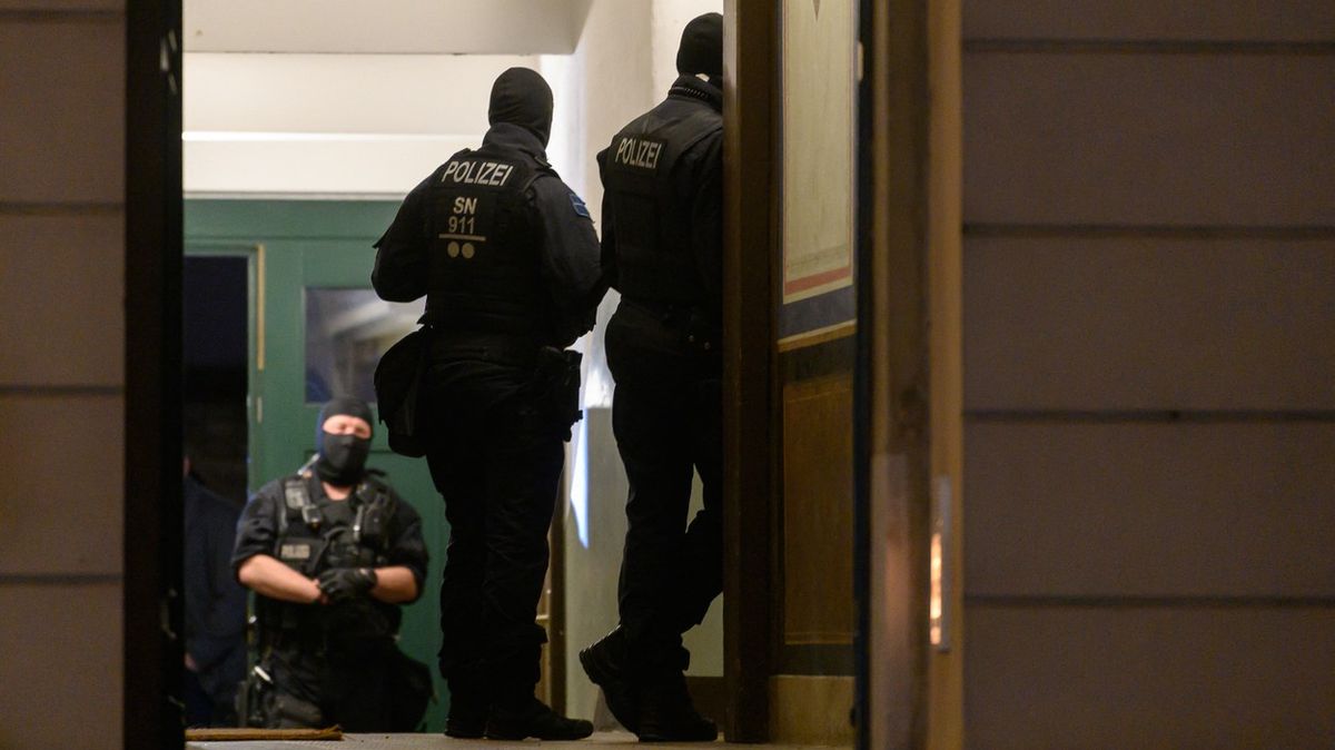 Policejní razie v Sasku. Odpůrci očkování chystali vraždu premiéra
